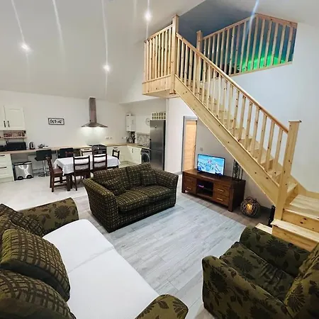 Hillview * Barrysbrook