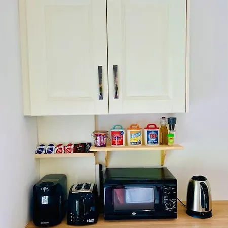 Hillview * Barrysbrook