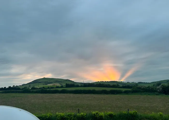 Hillview 度假居 *